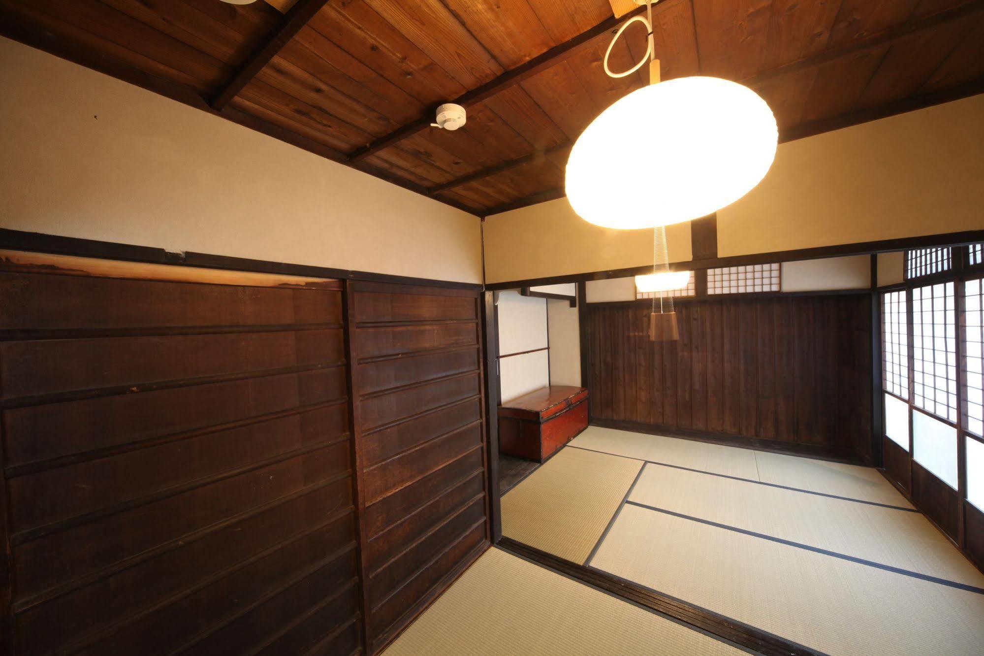 Jyurakutei Apartment *